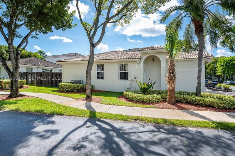 2 bedroom Townhouse at 4865 NW 108th Path, Savannah At Doral, Doral — photo 5