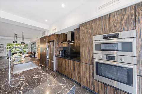 455 NE 39th St 110, Miami FL - photo 10 of 38