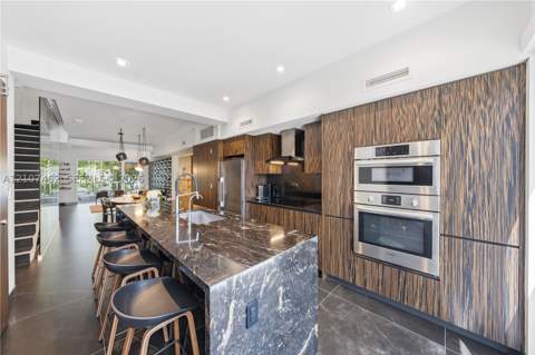 455 NE 39th St 110, Miami FL - photo 11 of 38