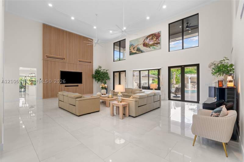6 bedroom SingleFamilyResidence at 5720 SW 128th St, Rockdale Estates, Pinecrest — photo 4