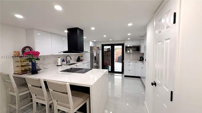 2 bedroom Condominium at 1142 W 42nd St 19, Oasis En Mango Hill Condo, Hialeah — photo 3