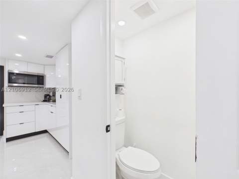 1142 W 42nd St 19, Hialeah FL - photo 7 of 13