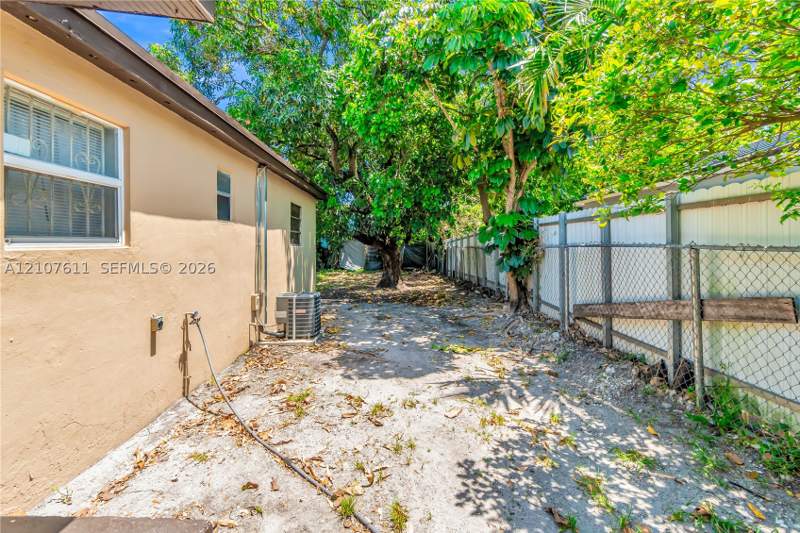 3 bedroom SingleFamilyResidence at 2910 NW 47th St, Amd Pl Of Browns Sub, Miami — photo 5
