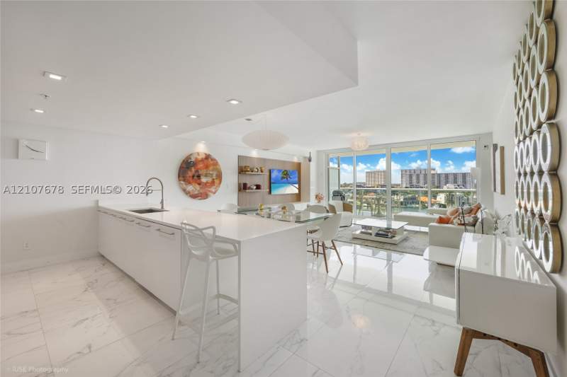 3 bedroom Condominium at 400 Sunny Isles Blvd 704, 400 Sunny Isles Condo Wes, Sunny Isles Beach — photo 2