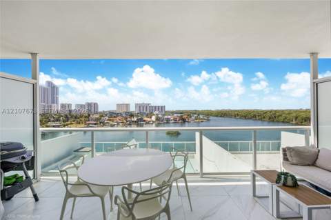 400 Sunny Isles Blvd 704, Sunny Isles Beach FL - photo 6 of 18