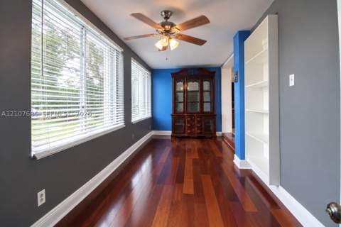9760 Jamaica Dr, Cutler Bay FL - photo 10 of 28
