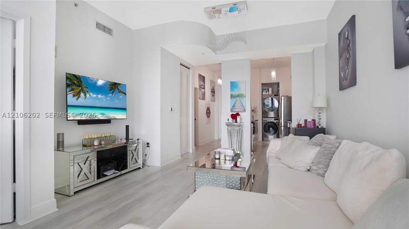 2 bedroom Condominium at 2200 NE 4th Ave 608, Edgewater Lofts Condo, Miami — photo 2