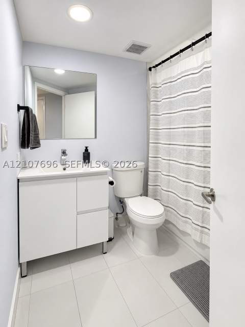 8290 Lake Dr 418, Doral FL - photo 12 of 30