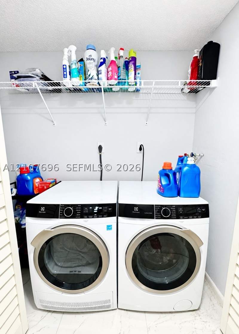 2 bedroom Condominium at 8290 Lake Dr 418, Las Vistas At Doral Condo, Doral — photo 3
