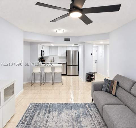 8290 Lake Dr 418, Doral FL - photo 6 of 30