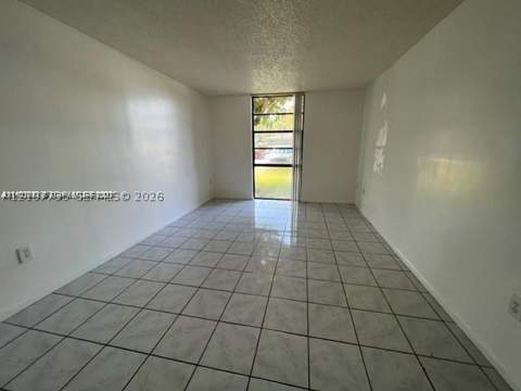 16950 W Dixie Hwy A129, North Miami Beach FL - photo 9 of 24