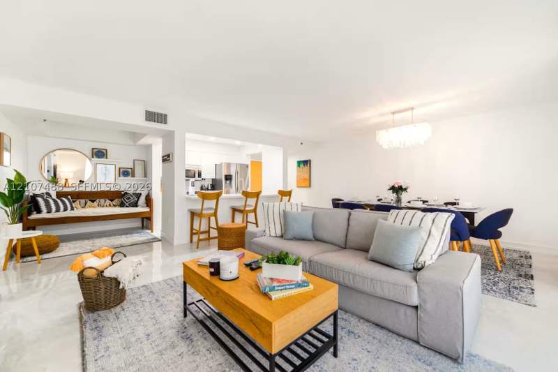 2 bedroom Condominium at 1200 Brickell Bay Dr 2901, The Club At Brickell Bay, Miami — photo 2