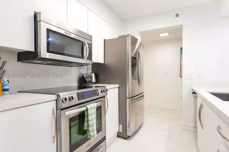 2 bedroom Condominium at 1200 Brickell Bay Dr 2901, The Club At Brickell Bay, Miami — photo 3