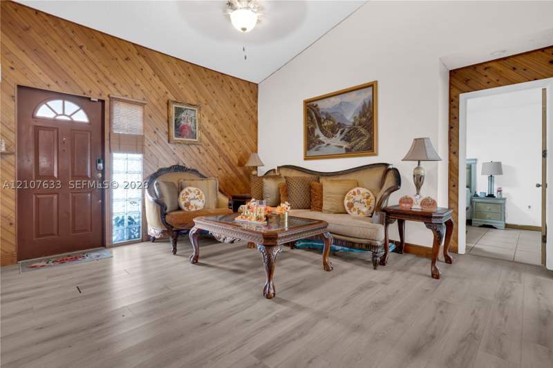 4 bedroom SingleFamilyResidence at 21056 SW 124th Ave Rd, Oak Park Sec 5, Miami — photo 3