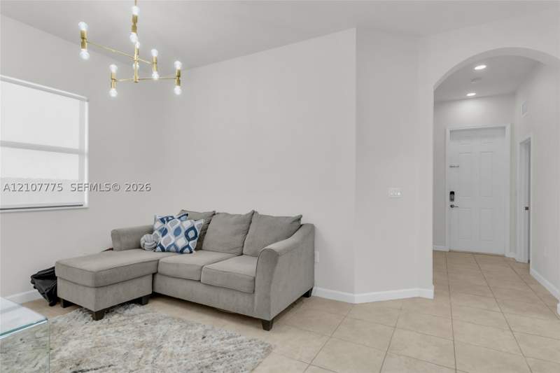 4 bedroom SingleFamilyResidence at 470 SE 34th Ter, Baywinds At Cozumel, Homestead — photo 2