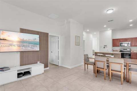 470 SE 34th Ter, Homestead FL - photo 9 of 33