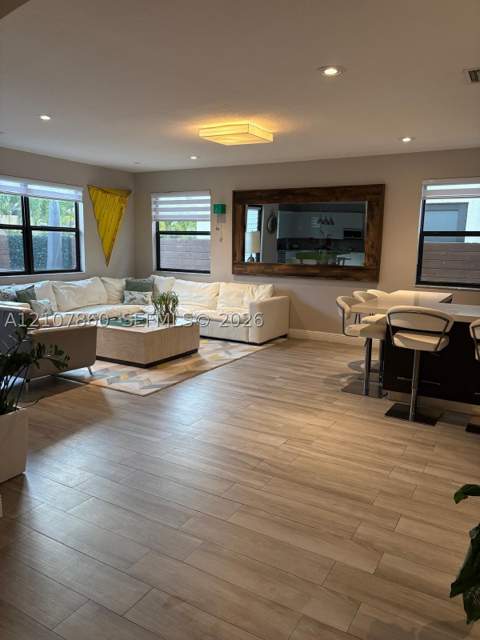 8925 NW 99th Ct, Doral FL - photo 12 of 36