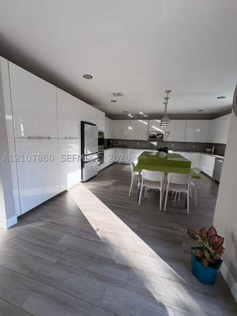 8925 NW 99th Ct, Doral FL - photo 15 of 36