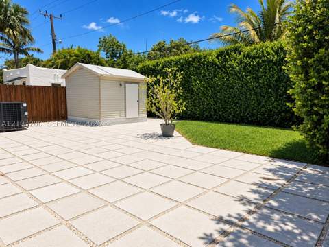 241 Palmetto Dr, Miami Springs FL - photo 19 of 29