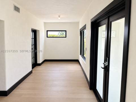 241 Palmetto Dr, Miami Springs FL - photo 6 of 29