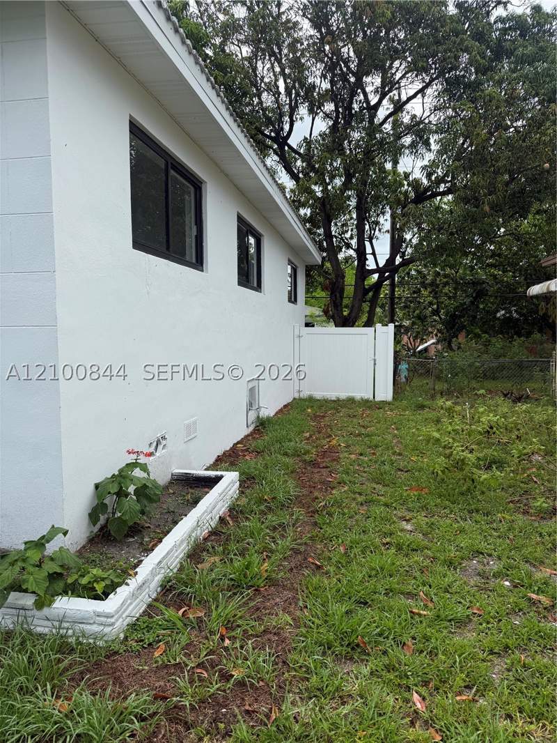 3 bedroom SingleFamilyResidence at 12615 N Miami Ave, Breezeswept Estates 1st A, North Miami — photo 4