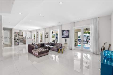 1932 NE 118th Rd, North Miami FL - photo 10 of 39