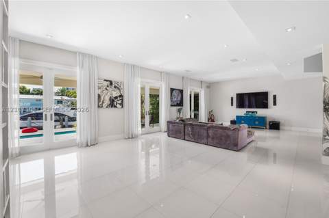 1932 NE 118th Rd, North Miami FL - photo 11 of 39