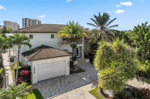 1932 NE 118th Rd, North Miami FL - photo 6 of 39