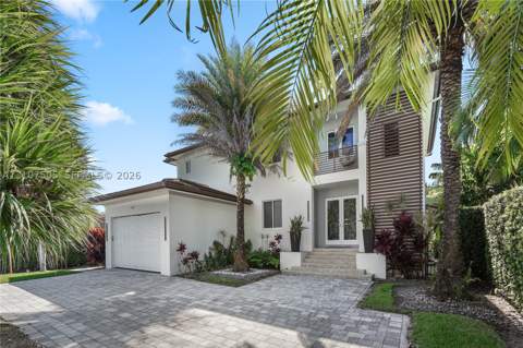 1932 NE 118th Rd, North Miami FL - photo 7 of 39