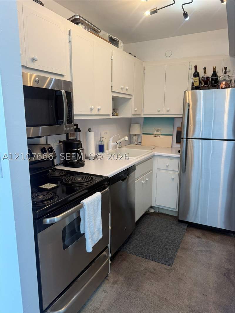 2 bedroom Condominium at 1881 Washington Ave 10C, Octagon Towers I Condo, Miami Beach — photo 2