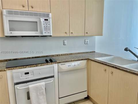 3370 Hidden Bay Dr 510, Aventura FL - photo 8 of 55