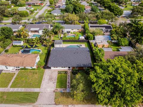 9261 SW 183rd Ter, Palmetto Bay FL - photo 6 of 47
