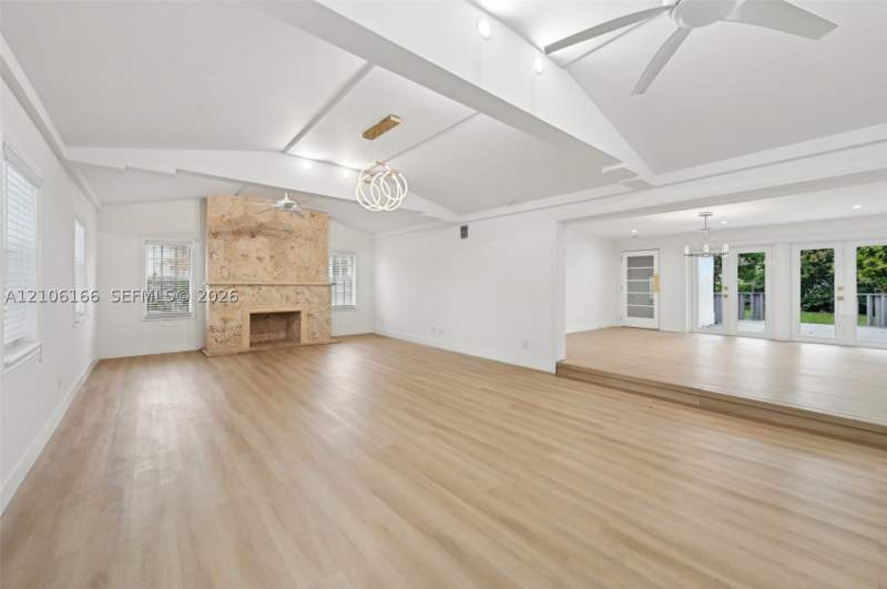 3 bedroom SingleFamilyResidence at 299 S Biscayne River Dr, Rev Plat Of Brandon Park, Miami — photo 4