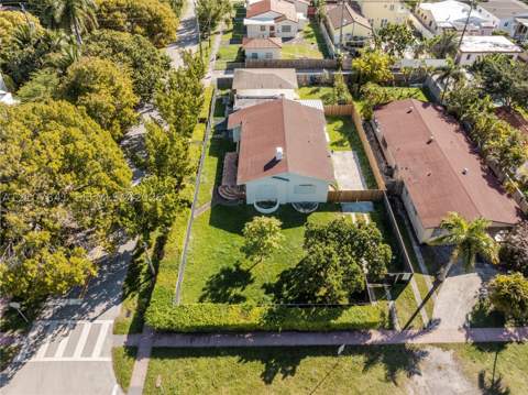 1255 Lenox Ave, Miami Beach FL - photo 6 of 17