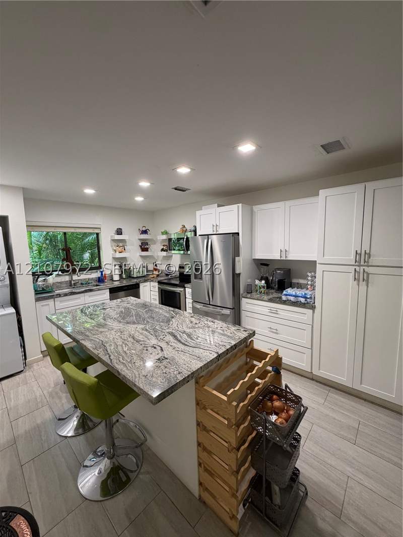 2 bedroom Townhouse at 1000 NW N River Dr 20, Snug Harbor, Miami — photo 2