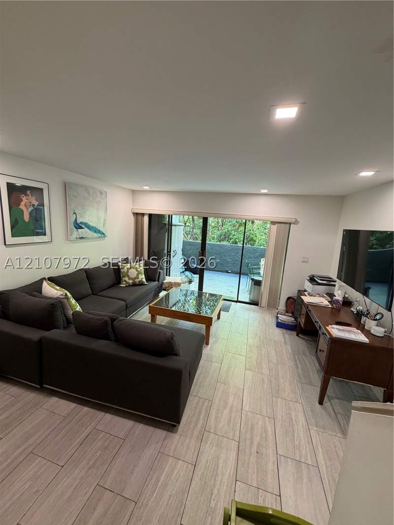 2 bedroom Townhouse at 1000 NW N River Dr 20, Snug Harbor, Miami — photo 3