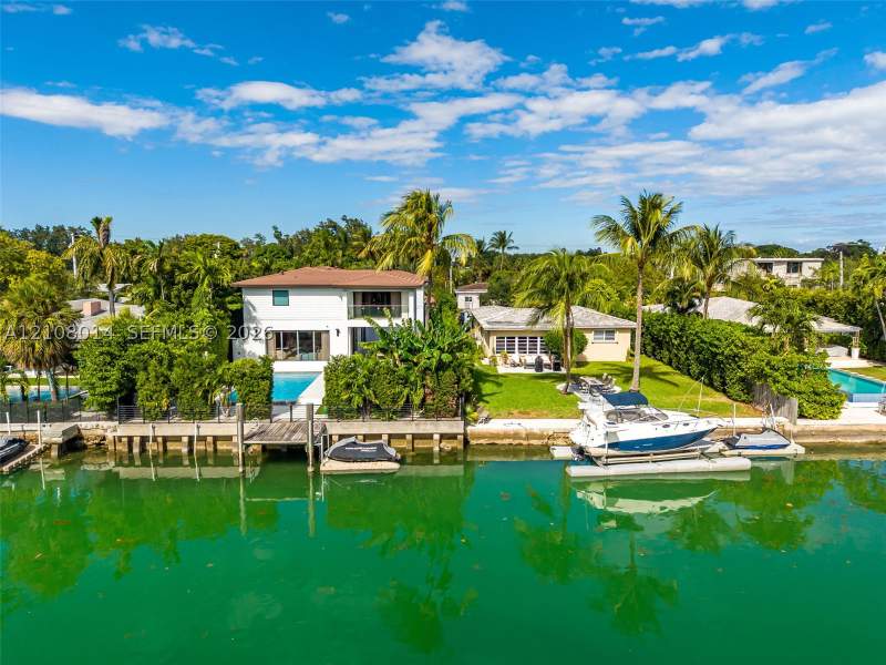 7 bedroom SingleFamilyResidence at 710 + 700 S Shore, Normandy Golf Course, Miami — photo 3