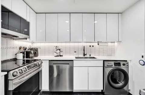 1460 Ocean Dr 308, Miami Beach FL - photo 7 of 31