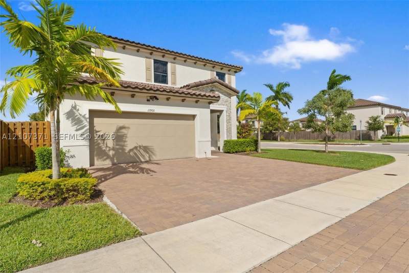 5 bedroom SingleFamilyResidence at 11903 SW 241st St, Estates At Silver Palm, Homestead — photo 2