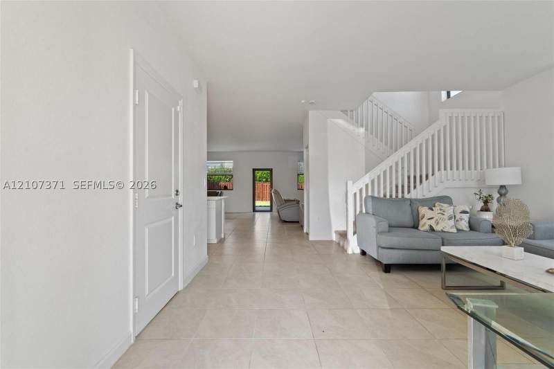 5 bedroom SingleFamilyResidence at 11903 SW 241st St, Estates At Silver Palm, Homestead — photo 3