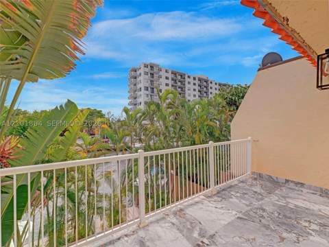 3744 NE 167th St 43, North Miami Beach FL - photo 10 of 32