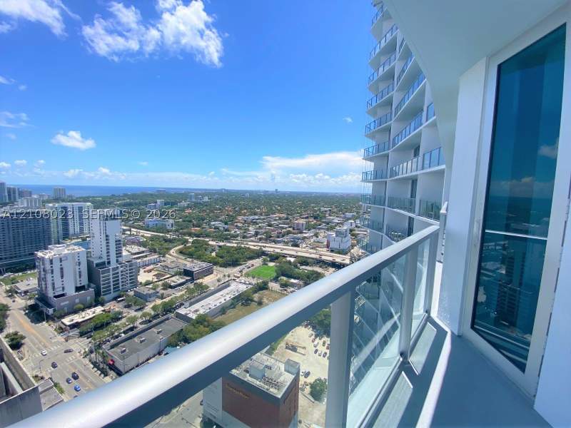 1 bedroom Condominium at 185 SW 7th St 3708, Latitude On The River, Miami — photo 4