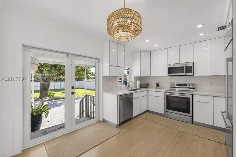 3 bedroom SingleFamilyResidence at 941 NW 40th Ave, Le Jeune Manors, Miami — photo 5