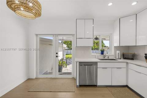 941 NW 40th Ave, Miami FL - photo 9 of 30
