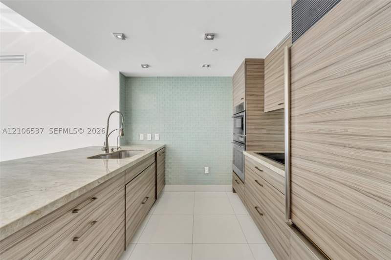 2 bedroom Condominium at 465 Brickell Ave 5203, Iconbrickell Condo No 1, Miami — photo 3