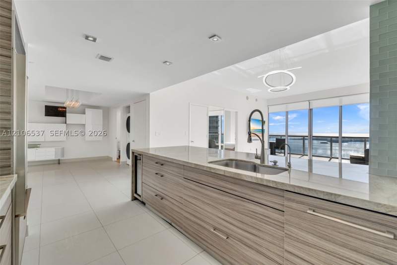 2 bedroom Condominium at 465 Brickell Ave 5203, Iconbrickell Condo No 1, Miami — photo 5