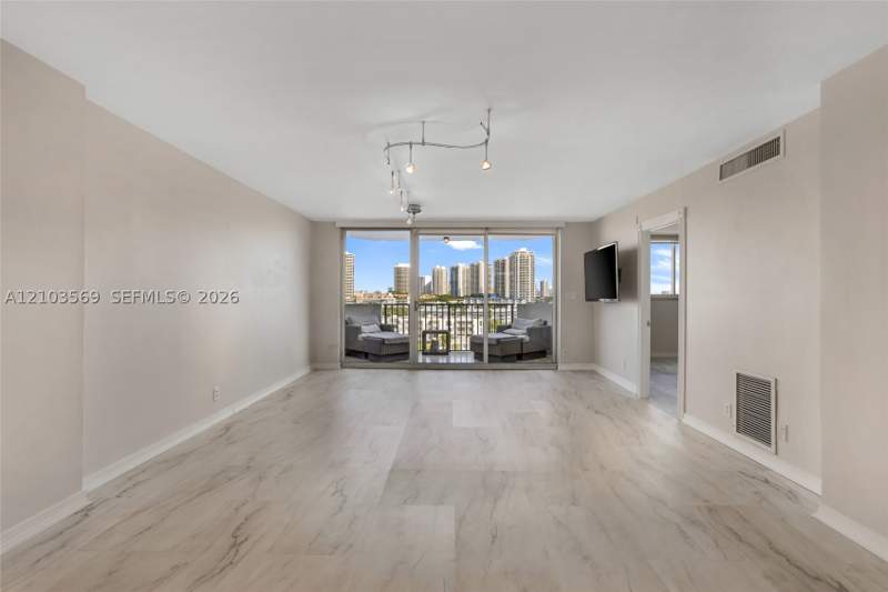 2 bedroom Condominium at 3703 NE 166th St 904, Coral Isle East Condo, North Miami Beach — photo 3