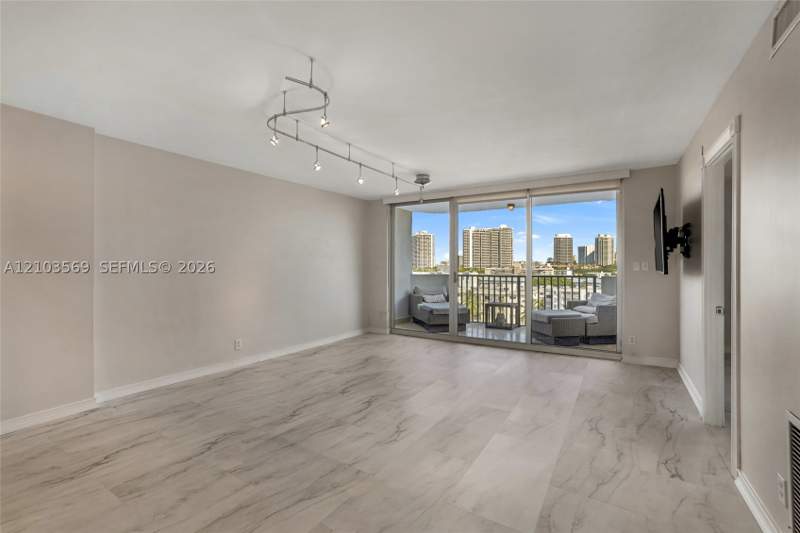 2 bedroom Condominium at 3703 NE 166th St 904, Coral Isle East Condo, North Miami Beach — photo 4