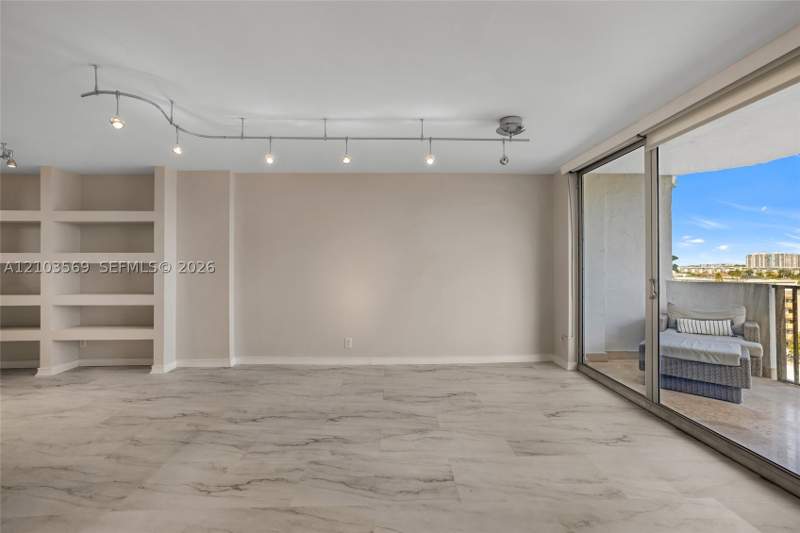 2 bedroom Condominium at 3703 NE 166th St 904, Coral Isle East Condo, North Miami Beach — photo 5