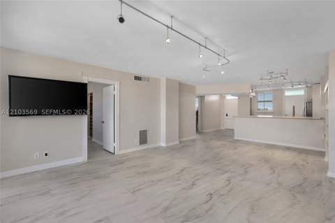 3703 NE 166th St 904, North Miami Beach FL - photo 6 of 67